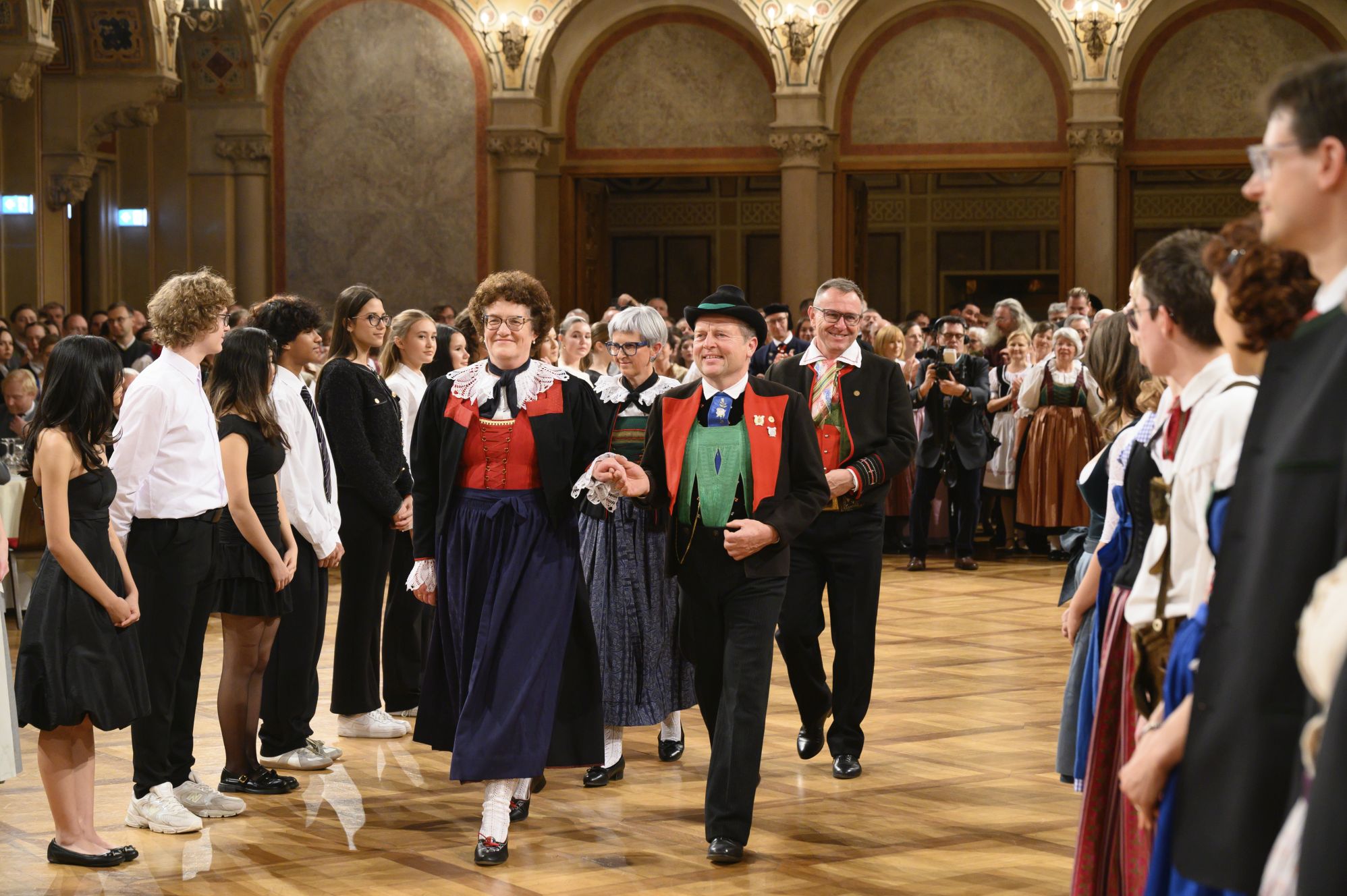 2025 11 29 18 08 18 2 Kathreintanz ARGE Volkstanz Wien Peter Zeschitz