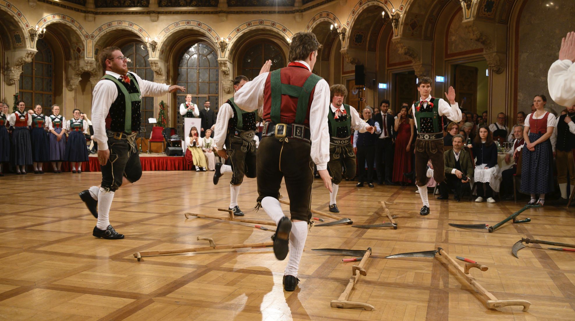 2025 11 29 19 59 47 Kathreintanz ARGE Volkstanz Wien Peter Zeschitz